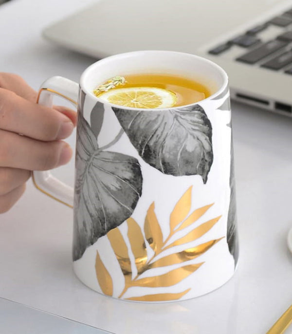 Autumn pattern mug comes with lid and spoon