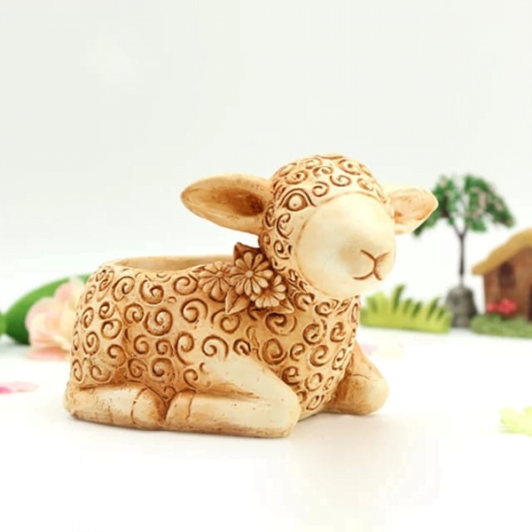 Cute lamb planter with drainage system